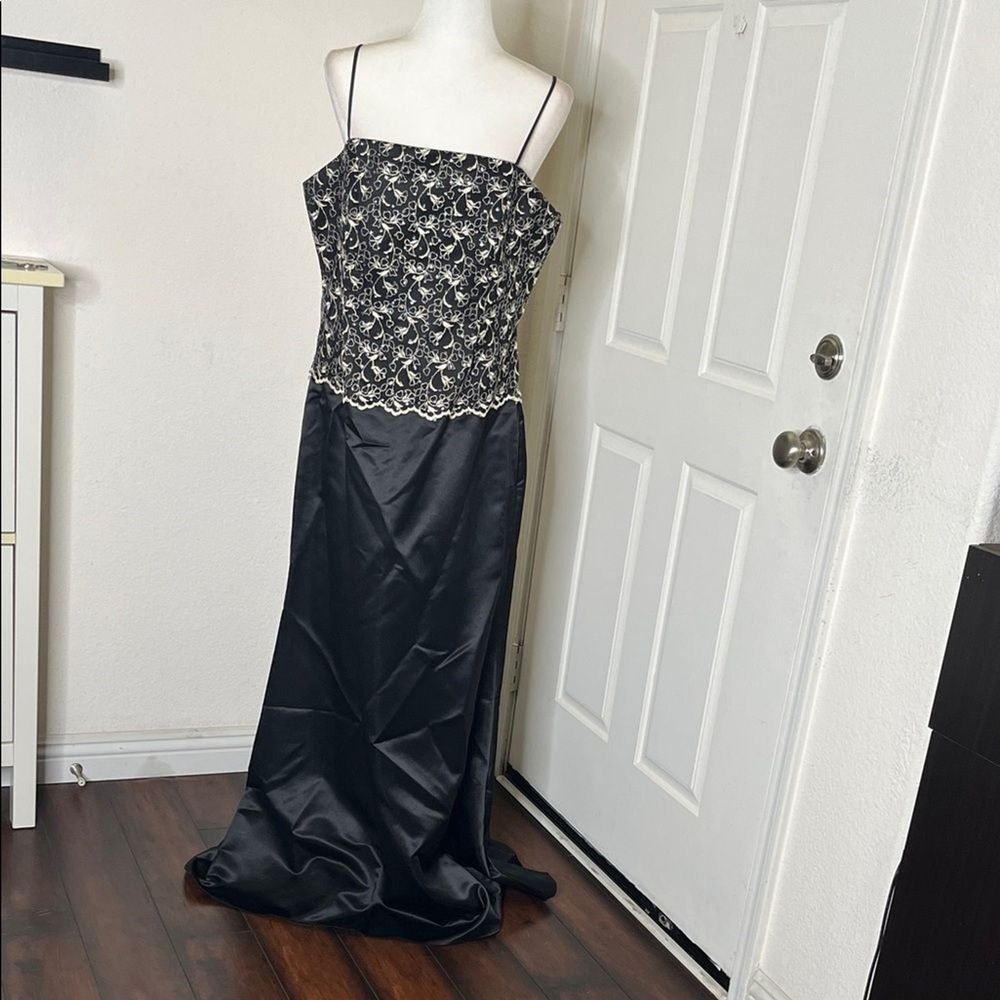 Vintage Y2K 90's Aspeed Women's Gold Floral Embroidered Maxi Dress Gown XL Prom
